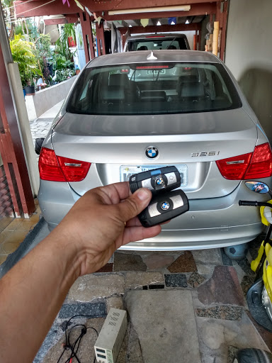 Actual Wash & Key - Chaveiro(a)