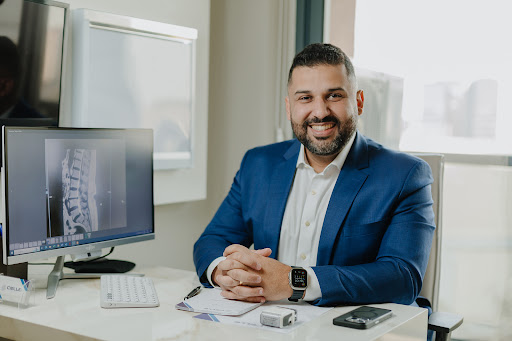 Dr. Alex Coutinho | Tratamento da Dor Crônica e Medicina Regenerativa | em São Caetano do Sul - Clínica de controle da dor