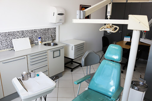 Dr. Ricardo Christovam Neto - Dentista
