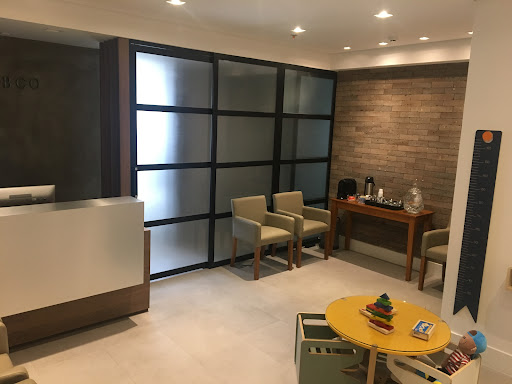 Dra. Paula Ribeiro Lopes