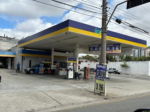 Iezzo Auto Posto Holyood - Posto de combustível