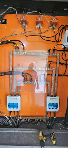 Instalação Elétrica | Alarme de Incêndio | Carregador e Tomadas Para Carro Elétrico| São Paulo | A. R. Cintra Tecnologia - Serviço de instalação elétrica