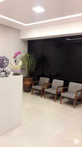 Odontologia Dra.Priscila Carvalho Helena - Clínica de implante dentário