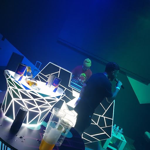 Zomo Zone - Bar com tabacaria